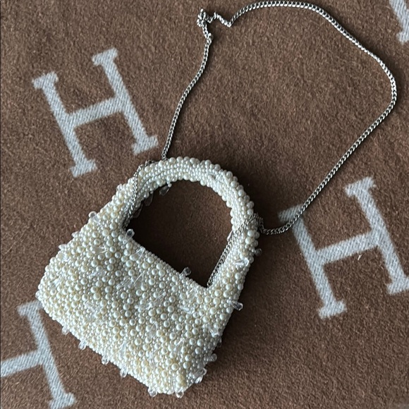 NWT Elegant Pearl Beaded Handbag - Picture 2 of 4